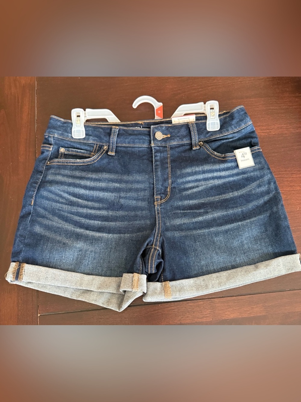 TIME & TRU 💙 DARK WASH CUFFED HEM MID-RISE DENIM SHORTS 💙 SIZE 10 🌟NWT🌟 - Picture 4 of 17